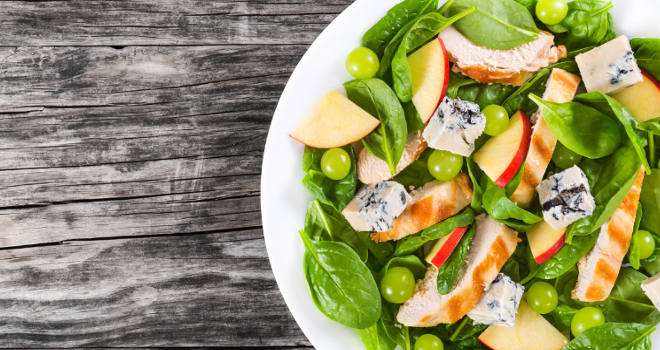 Pileća salata sa grožđem