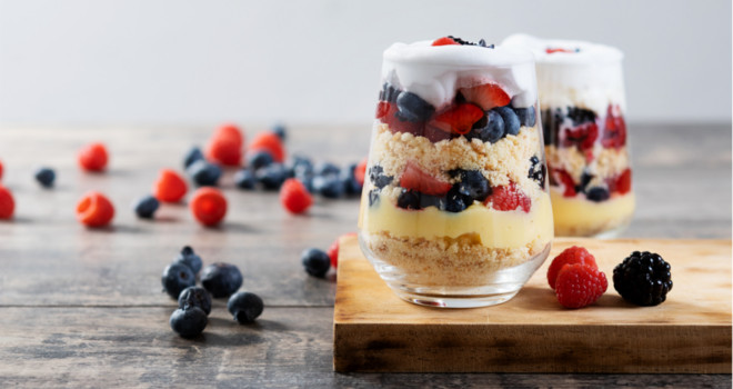 Brzi voćni desert u čaši