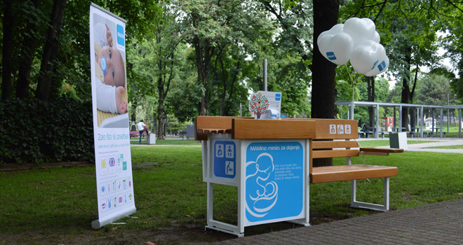 Beograd dobio prvu klupu za dojenje
