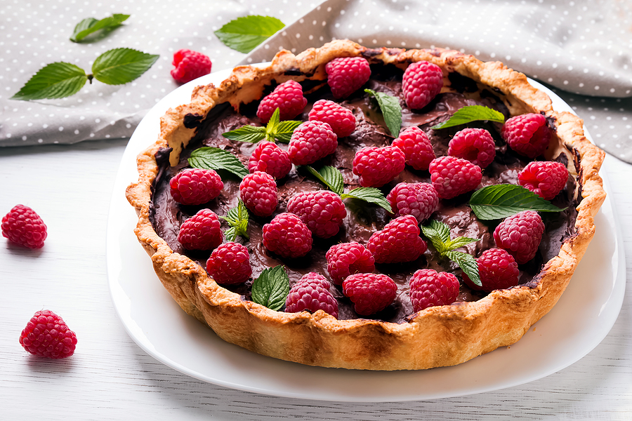 Tart sa čokoladom i malinama