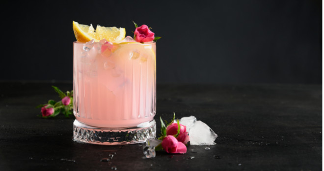 Bezalkoholni koktel od ruže