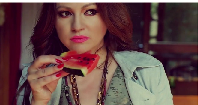 Nina Badrić: Leto spremno za ljubav