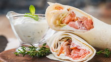 Tortilja sa lososom i ananasom