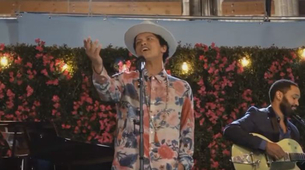 Bruno Mars pevao u popularnoj seriji