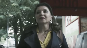 Mira Karanović u spotu Lollobrigida-e