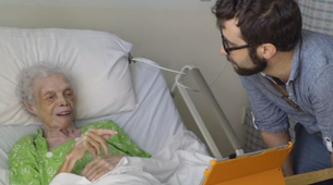 102-godišnjakinja prvi put videla video iz mladosti