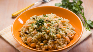 Rižoto salata sa dimljenim lososom!