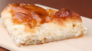 Domaći burek sa sirom