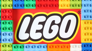Roditelji će razumeti: Rekordno hodanje po LEGO kockicama