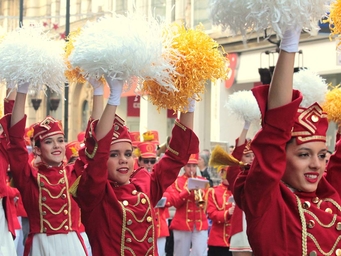 Mažoretkinje prodefilovale u čast Praznika mimoze